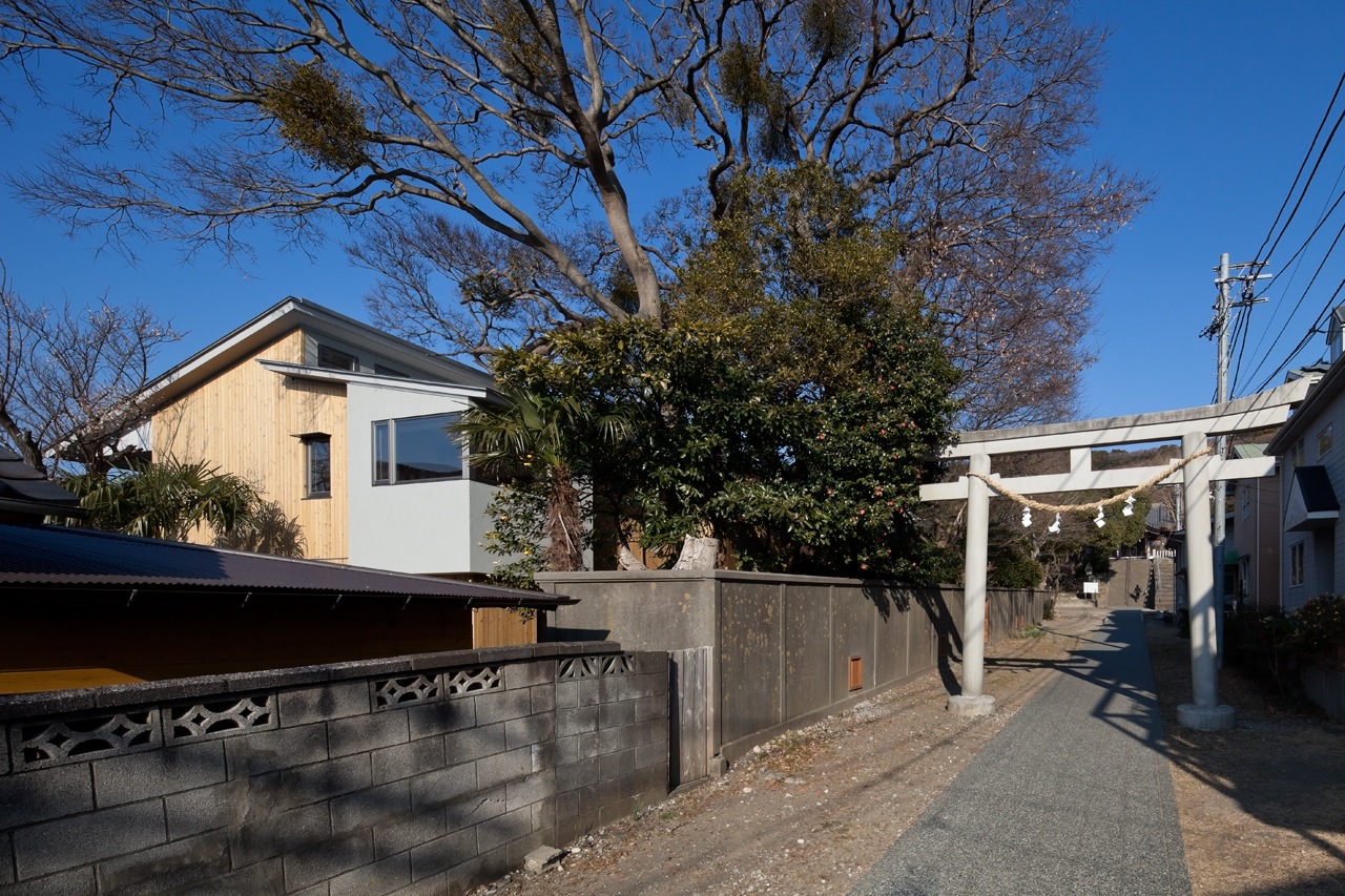 View from the pedestrian street towards the Moriyama shrine   View from the pedestrian street towards the Moriyama shrine